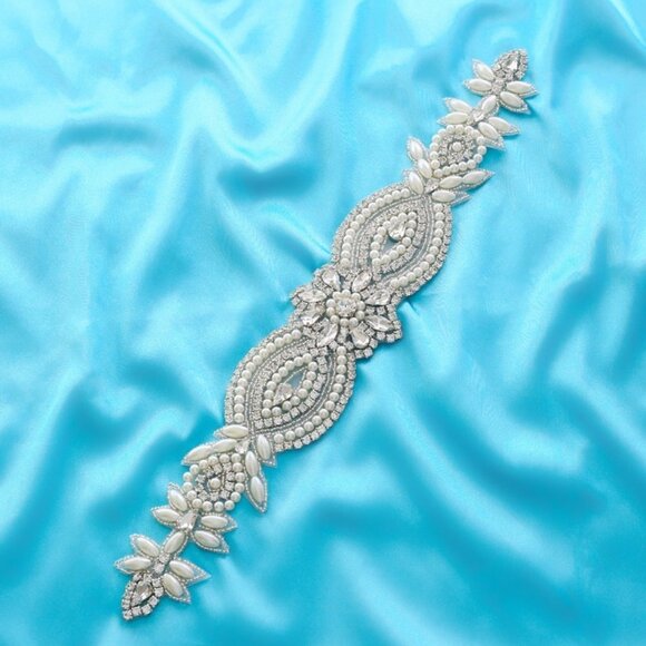 Wedding dress sash satin bow crystals sparkly elegant brand new great condition - Picture 6 of 8